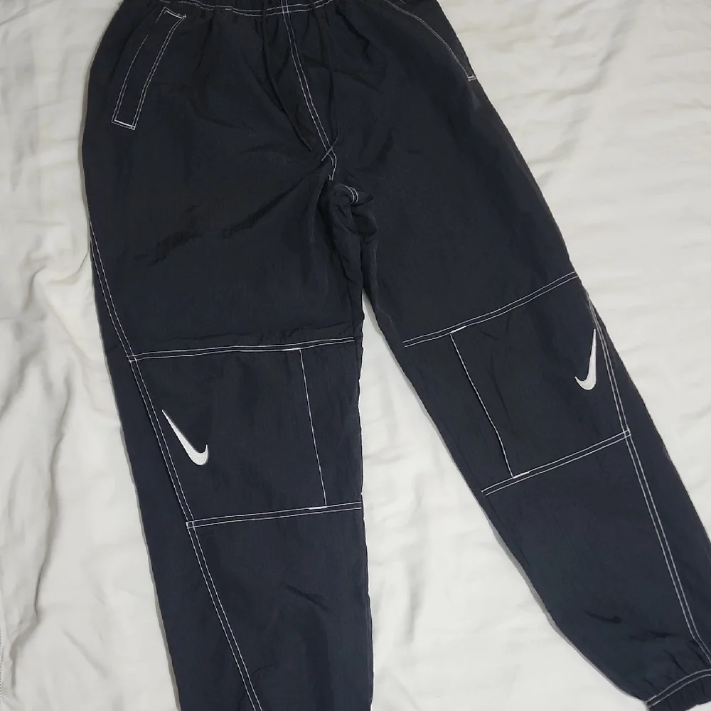 Nike Black Athletic Shorts - Picture 1 of 3